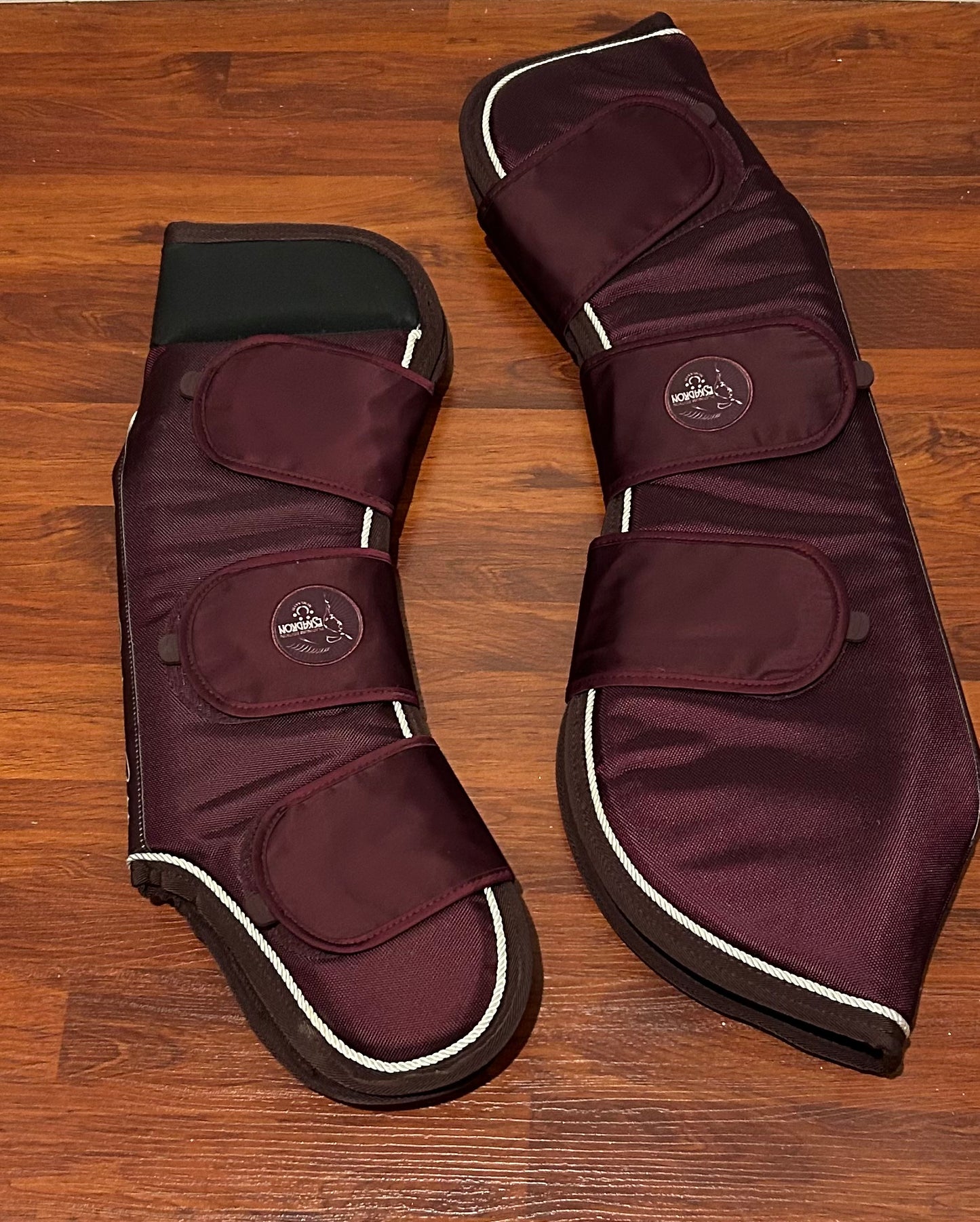 Eskadron platinum travel boots plum